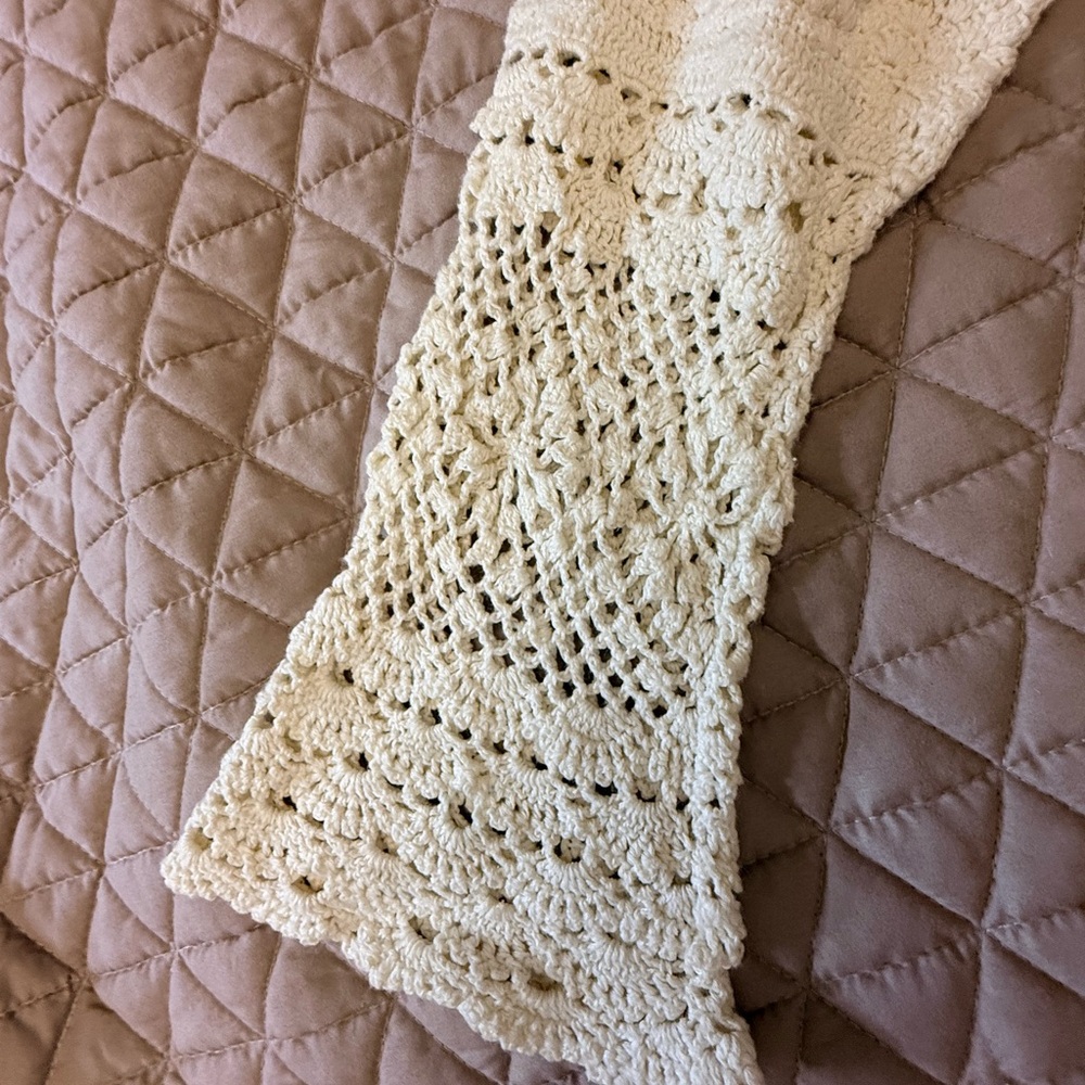 Tiara Ivory Crochet Lace Pullover - Picture 5 of 7